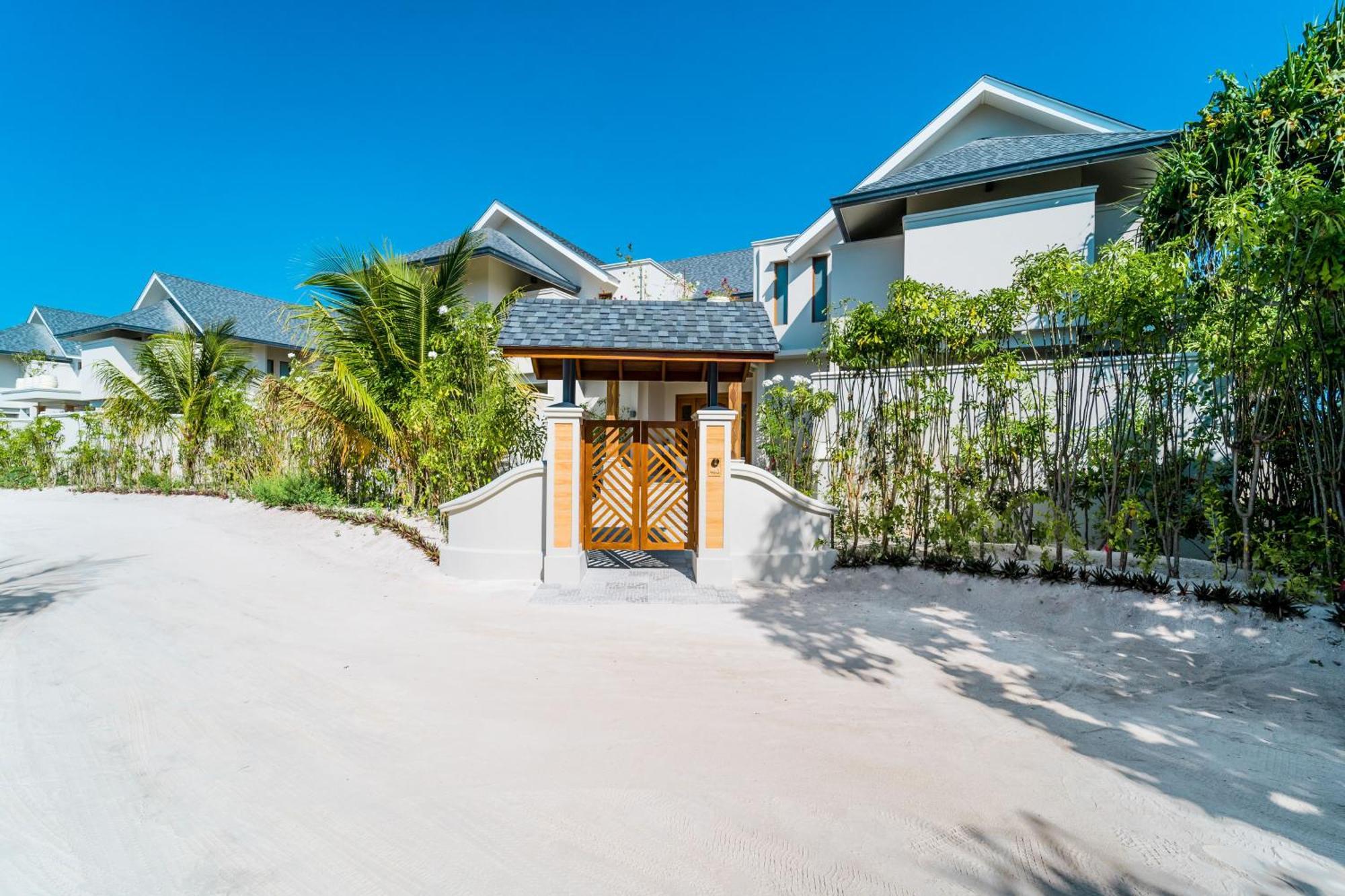 Hideaway Beach Resort & Spa Dhidhdhoo  Экстерьер фото